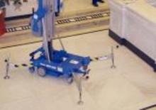 Kołowe platformy robocze z masztem pionowym Genie AWP 15 S