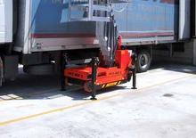 Kołowe platformy robocze z masztem pionowym Faraone PKS 880 Z