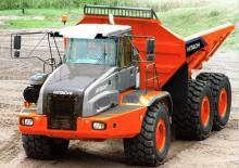 Wozidła przegubowe Hitachi AH500