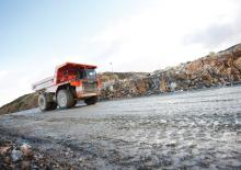 Wywrotka tylnozsypowa Hitachi EH 1100-3