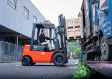 Wózki widłowe elektryczne EP EFX302