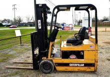Wózki widłowe elektryczne Caterpillar FC 40