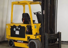 Wózki widłowe elektryczne Caterpillar M 70 D SA