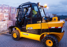 Ładowarki teleskopowe JCB TLT30