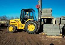 Terenowe wózki widłowe JCB 930-4