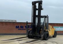 Wózki widłowe z silnikiem wysokoprężnym Caterpillar V 330 C