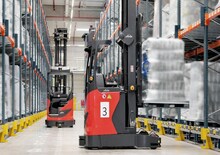 Wózki wysokiego składowania Linde R16HD MATIC config. 4 