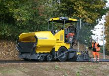 Kołowa betoniarka drogowa Dynapac F 1700 WS
