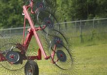 Zgrabiarki rotorowe Massey Ferguson 1512