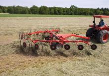 Zgrabiarki rotorowe Kuhn SR 112 GII