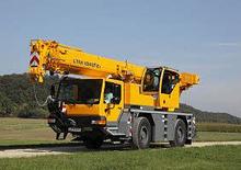 Żurawie szosowo-terenowe Liebherr LTM 1040-2.1 