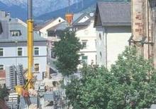 Żurawie wieżowe dolnoobrotowe z wysięgnikiem wodzakowym Liebherr 24 TT - 2,0-PU