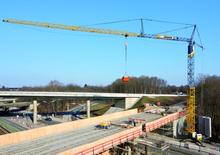 Żurawie wieżowe dolnoobrotowe z wysięgnikiem wodzakowym Liebherr 81 K
