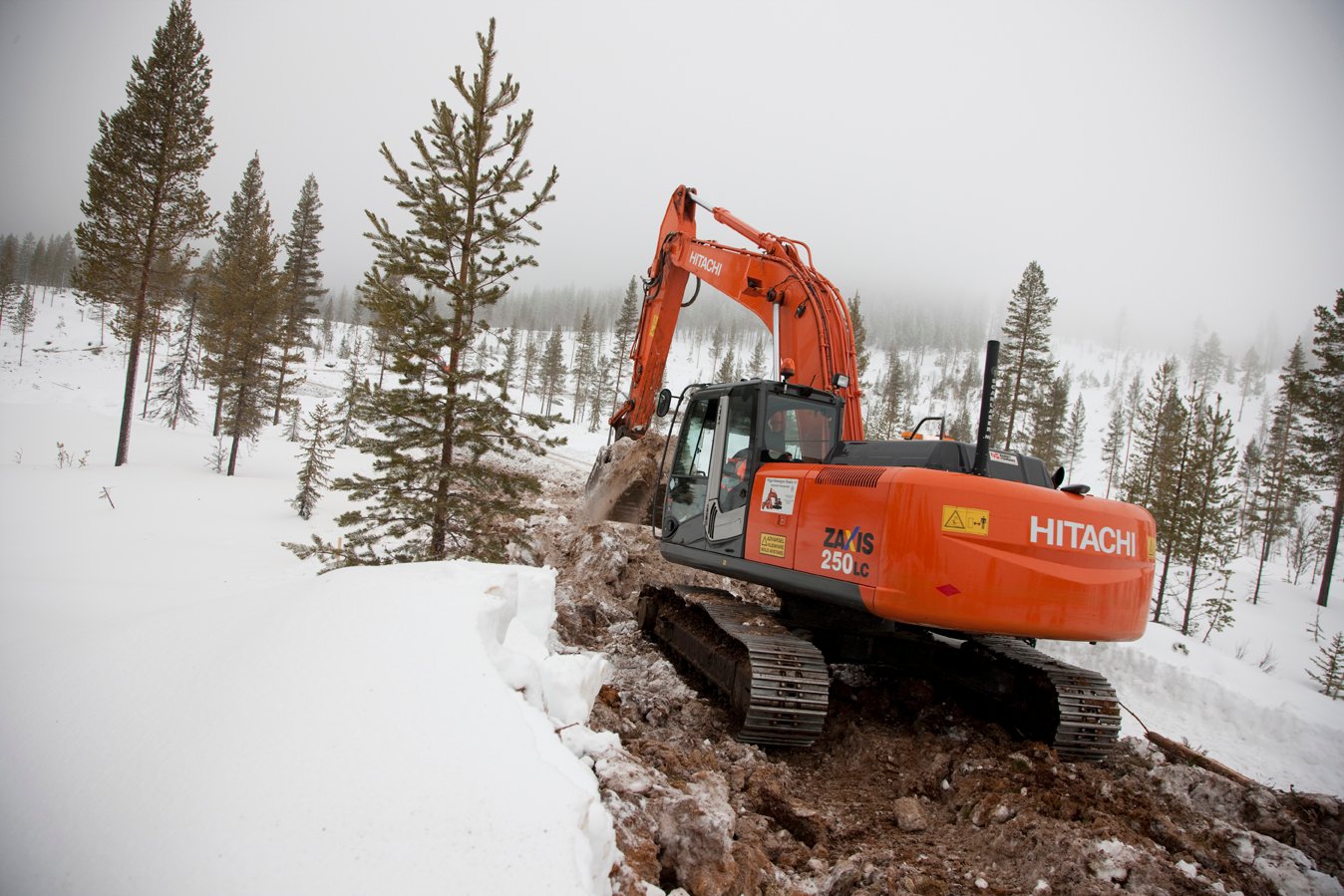 Specyfikacja koparki Hitachi ZX 250 LC-3 (2006 - 2012
