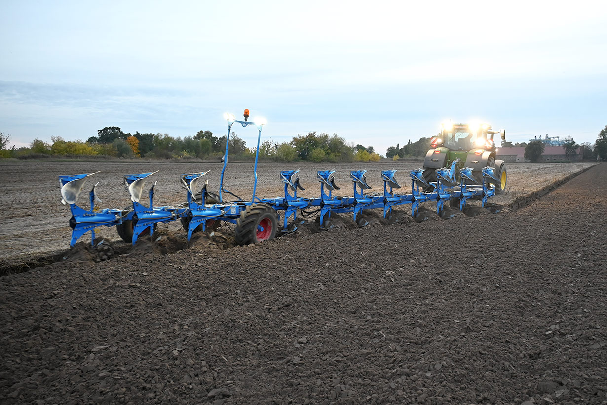 Lemken Titan 18 V U 8+3 / 100 Specyfikacja & Dane Techniczne (2023