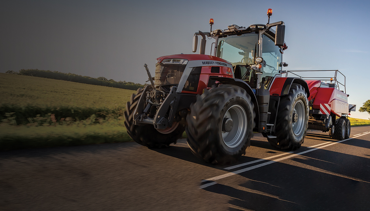 Massey Ferguson MF 8S.225 フルブラックエディション Traktory Massey