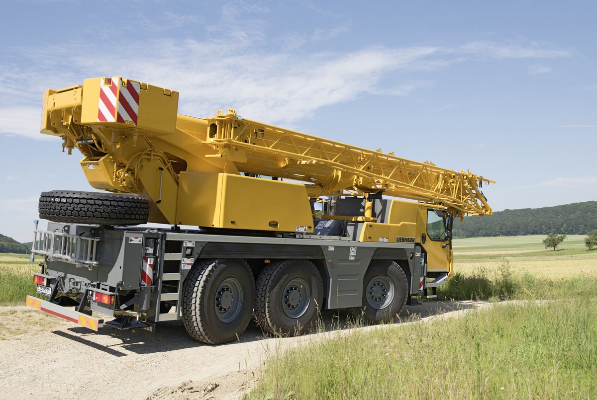 Żuraw Liebherr LTM 1050-3.1 (2008 - 2020) | LECTURA Specs