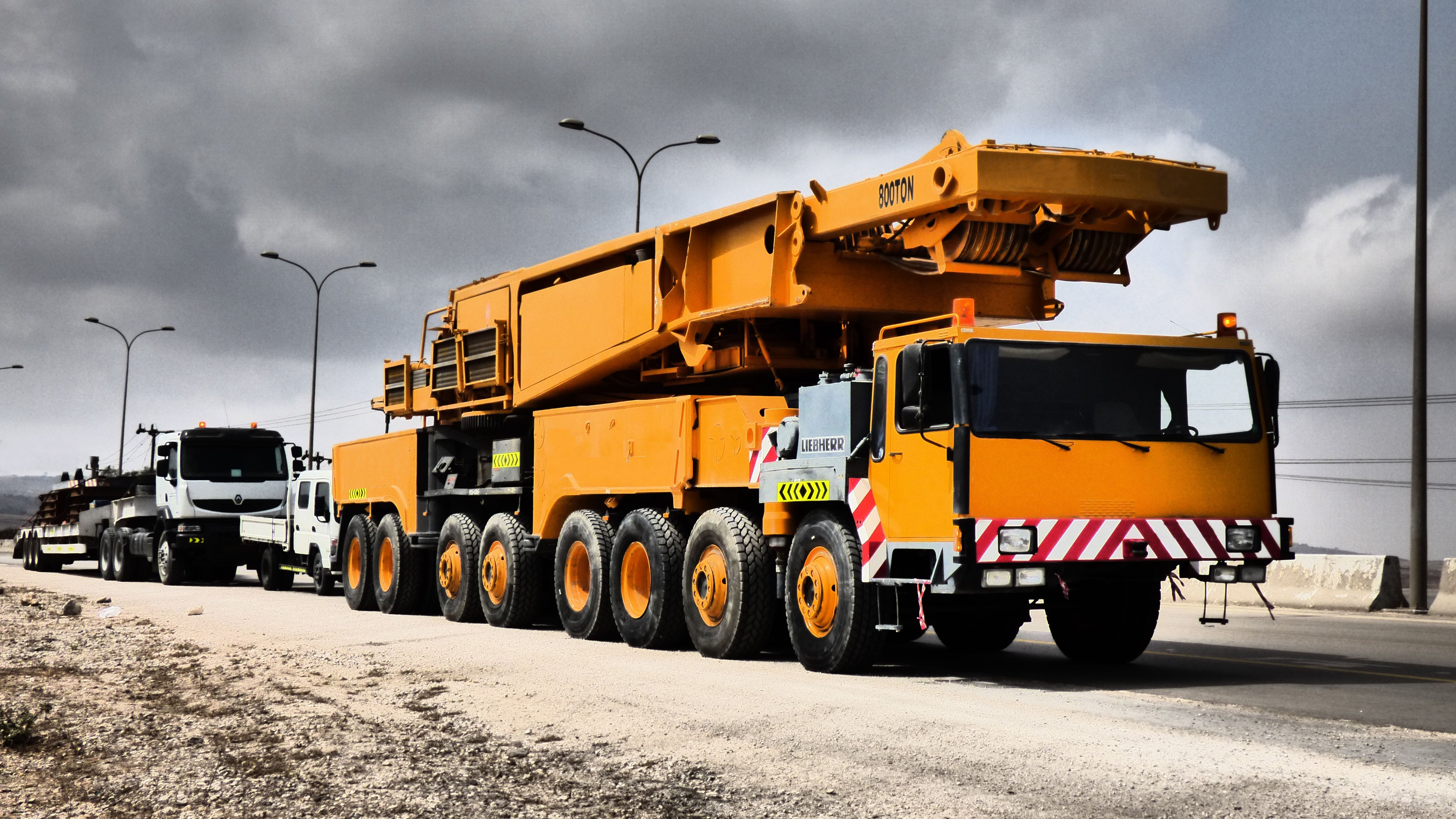 Żuraw Liebherr LTM 1800 (16x8x12) (1996 - 2005) | LECTURA Specs